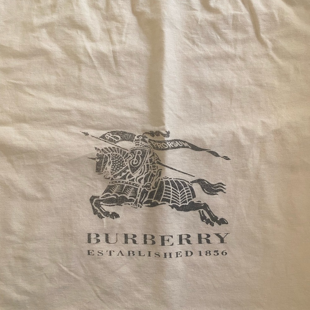 Burberry Maidstone Eyelet Stud Hand Bag *Special Addition* - Picture 7 of 9